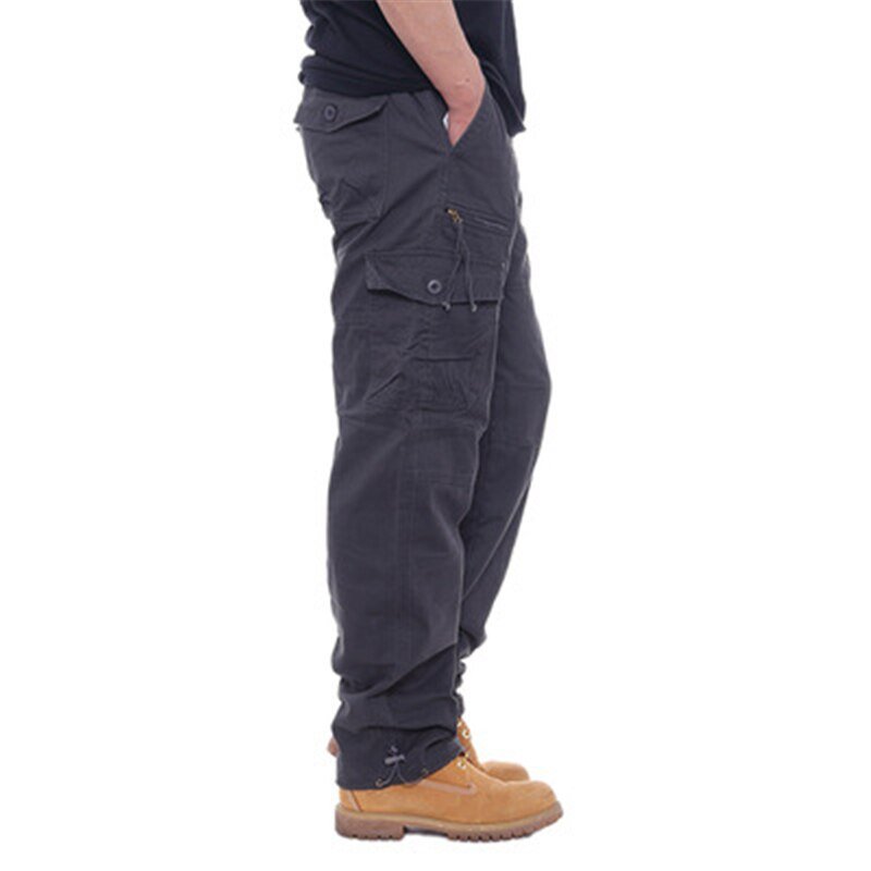 Pantalón masculino cargo, alta resistencia y durabilidad e
bolsillos con botones en los laterales y la parte trasera, marrón verdoso, gris.