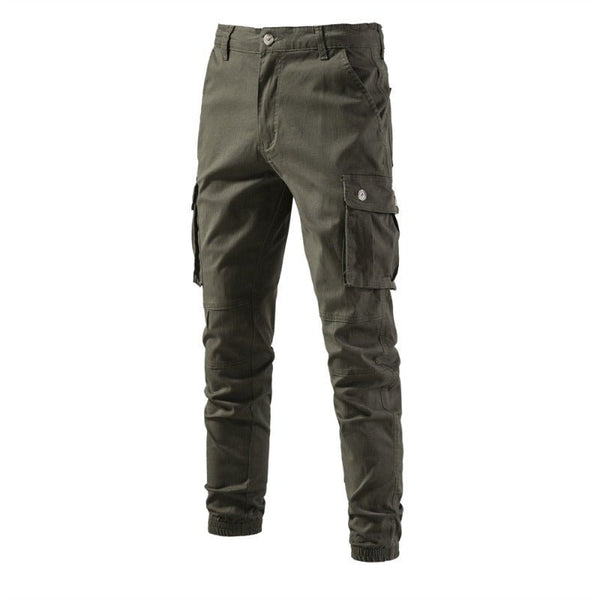 Pantalón masculino con cordón en la cintura,  múltiples bolsillos, cargo con solapa, verde.