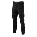 Pantalón masculino con cordón en la cintura,  múltiples bolsillos, cargo con solapa, negro.