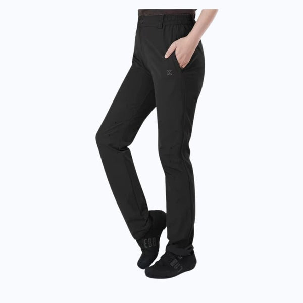 Pantalón cargo para mujer, laterales de la cintura elásticos, cortes en las piernas para mayor libertad de movimiento - negro