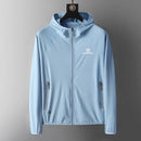 Cortavientos ultrafino para hombre
Protección UPF50+
Capucha, bolsillos con cremallera, azul.