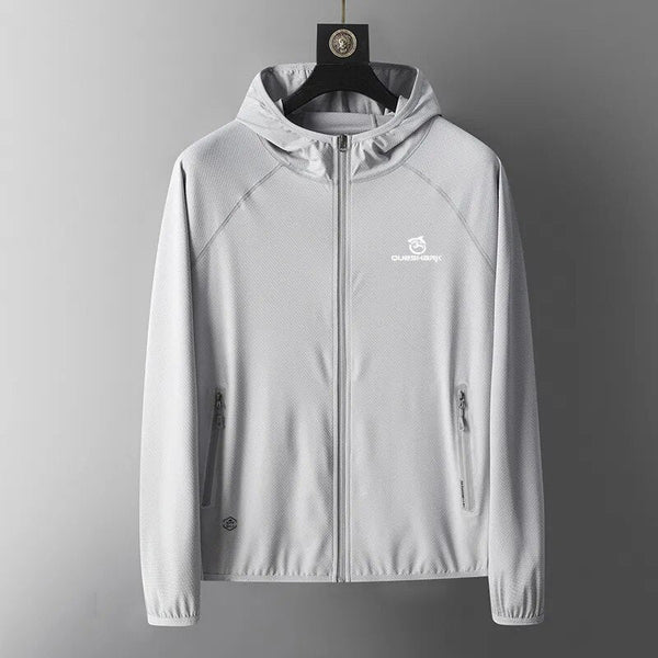 Cortavientos ultrafino para hombre
Protección UPF50+
Capucha, bolsillos con cremallera, gris.
