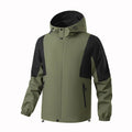 Chaqueta cortavientos deportiva para hombre, verde.
Capucha con cordón ajustable, bolsillos para las manos con cremallera.