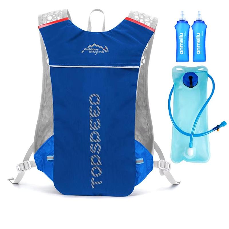 Mochila de hidratación con recambio de 2 litros y 2 botellas de 500ml.