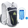 Mochila de hidratación de 5 litros con recarga de agua de 1,5 litros.